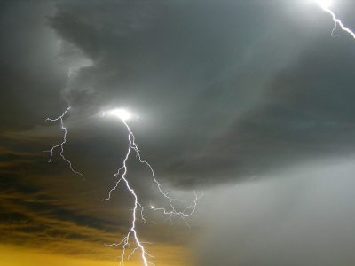 هشدار وقوع رگبار، رعد و برق و گرد و خاک همرفتی در خوزستان